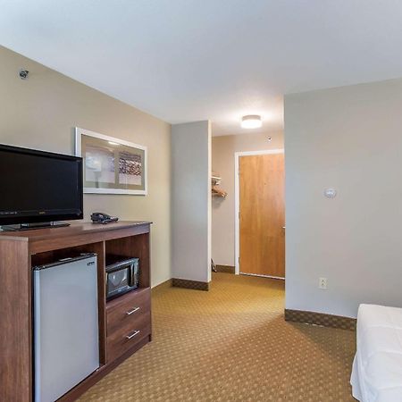 Quality Inn & Suites ゴーラム エクステリア 写真