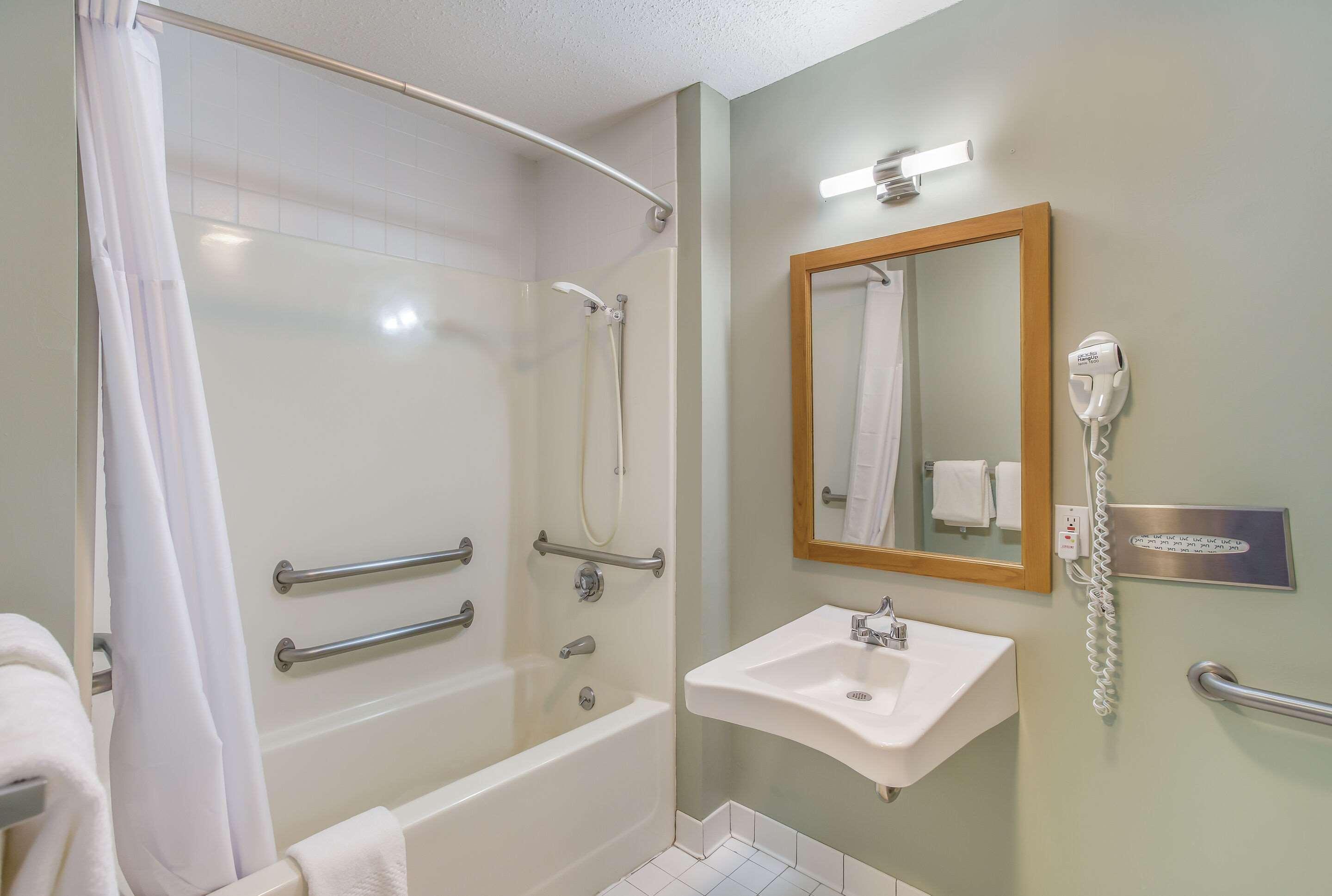 Quality Inn & Suites ゴーラム エクステリア 写真