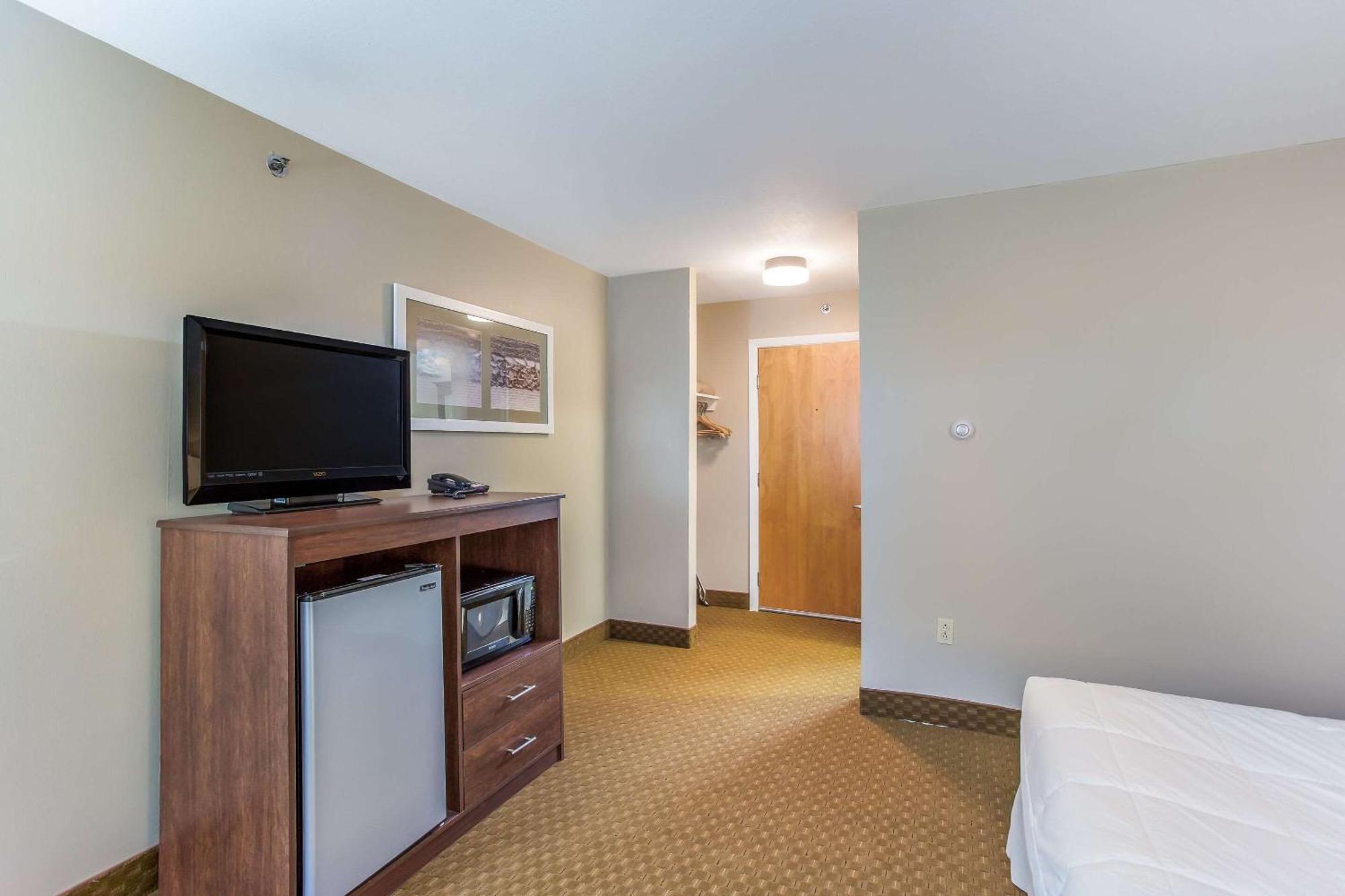 Quality Inn & Suites ゴーラム エクステリア 写真