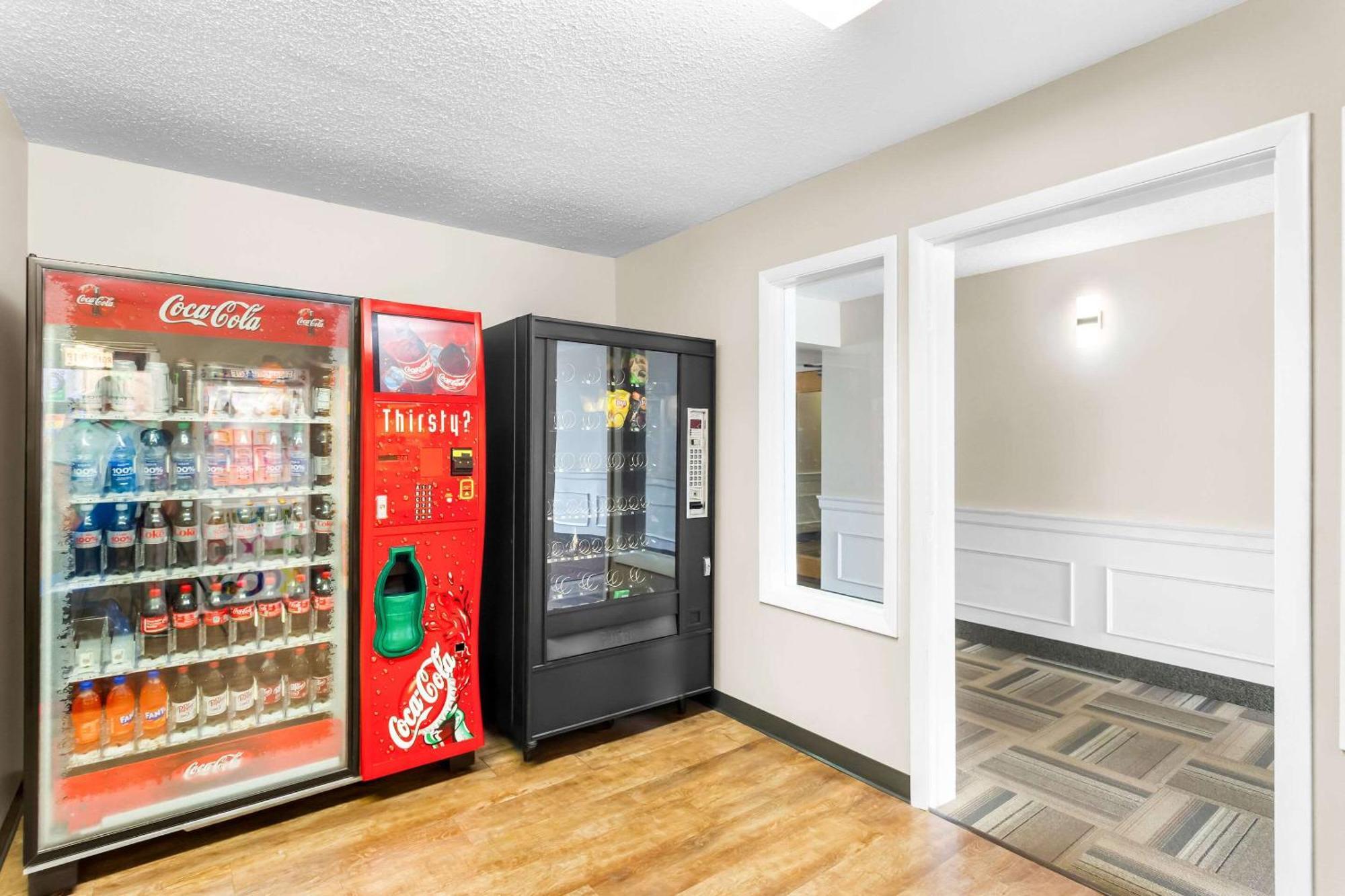 Quality Inn & Suites ゴーラム エクステリア 写真