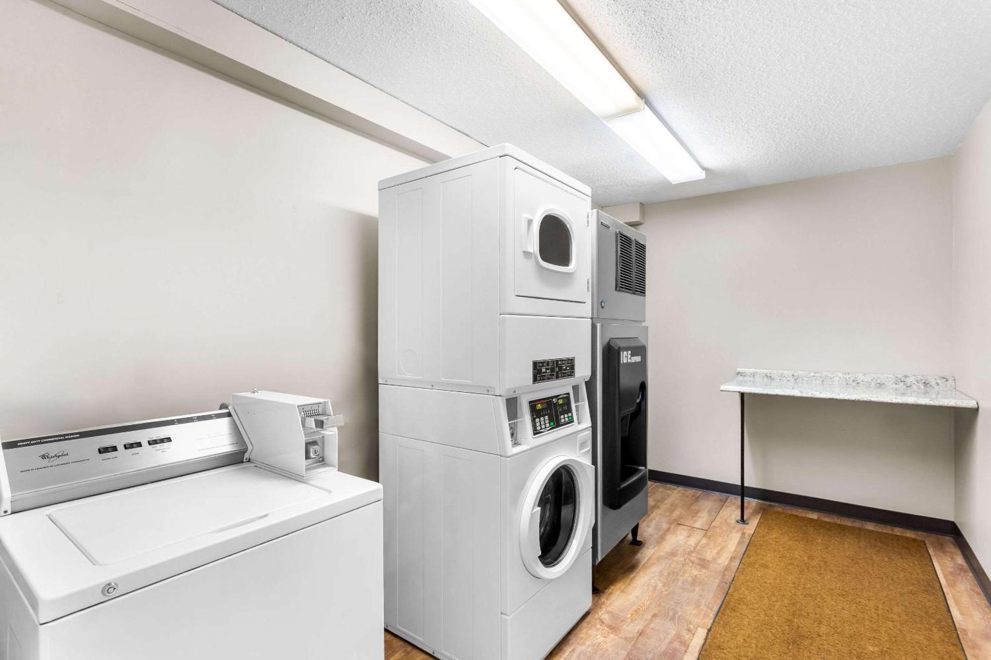 Quality Inn & Suites ゴーラム エクステリア 写真