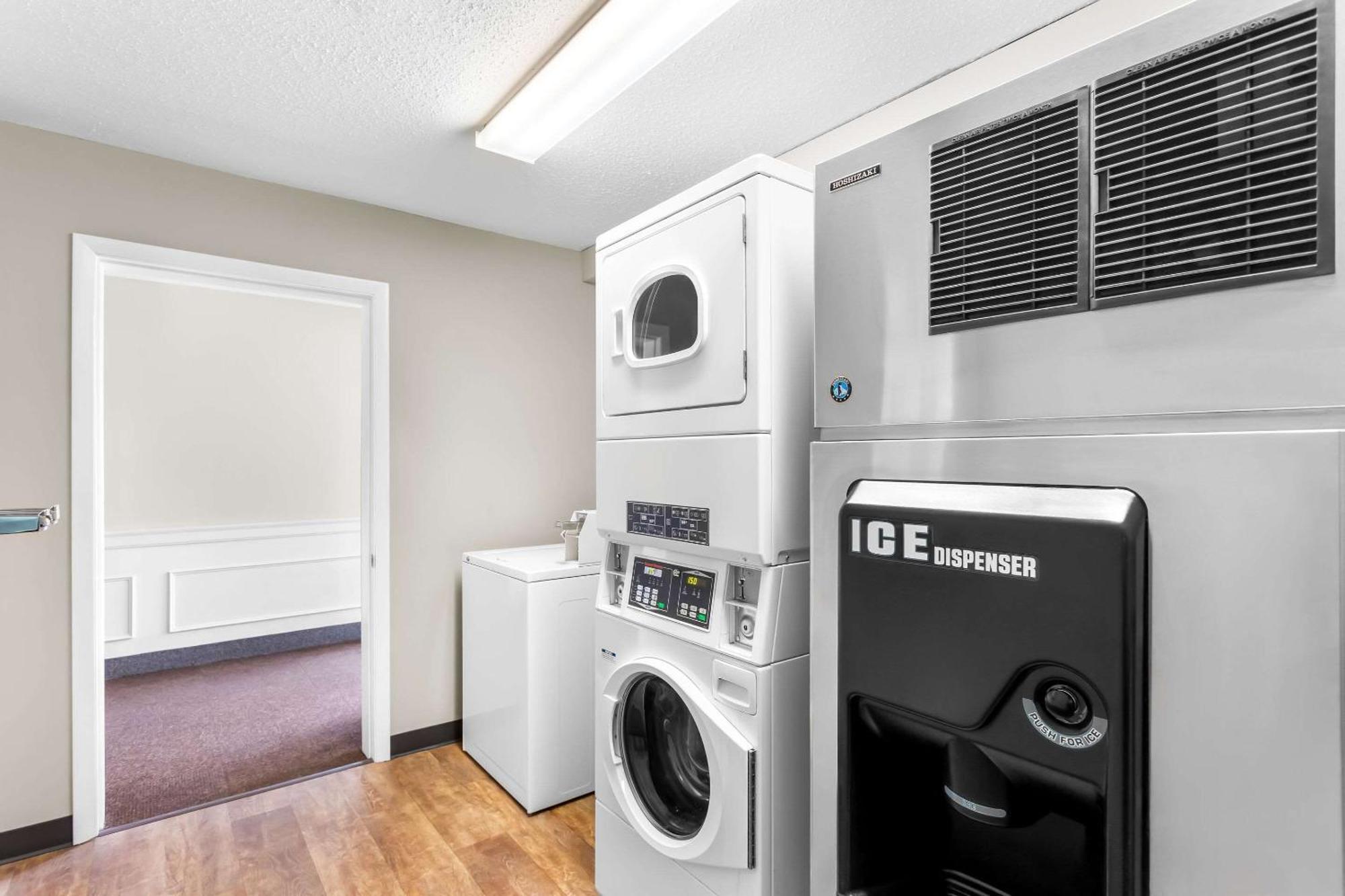 Quality Inn & Suites ゴーラム エクステリア 写真