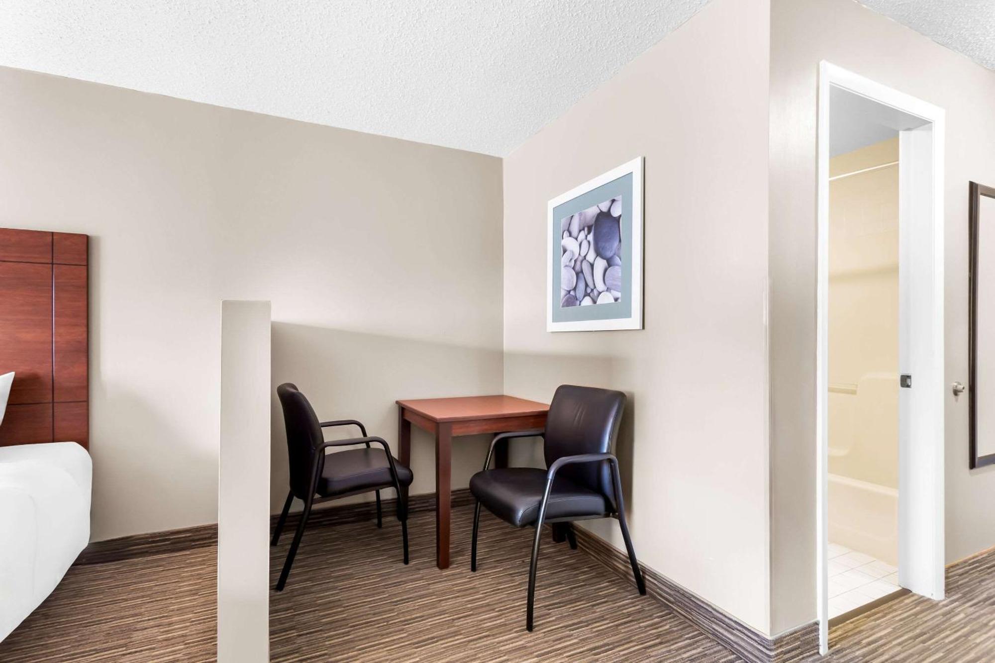 Quality Inn & Suites ゴーラム エクステリア 写真
