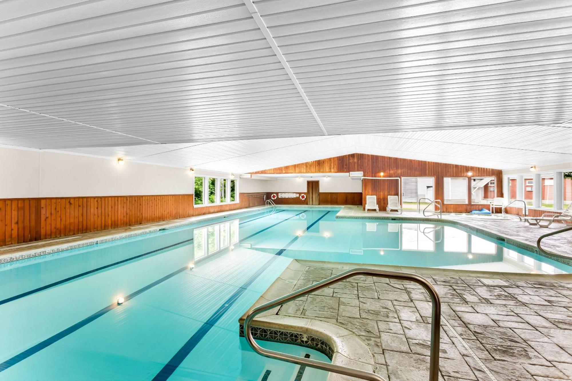Quality Inn & Suites ゴーラム エクステリア 写真