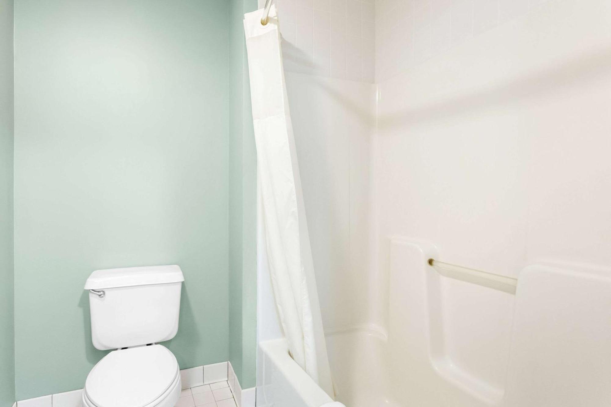 Quality Inn & Suites ゴーラム エクステリア 写真