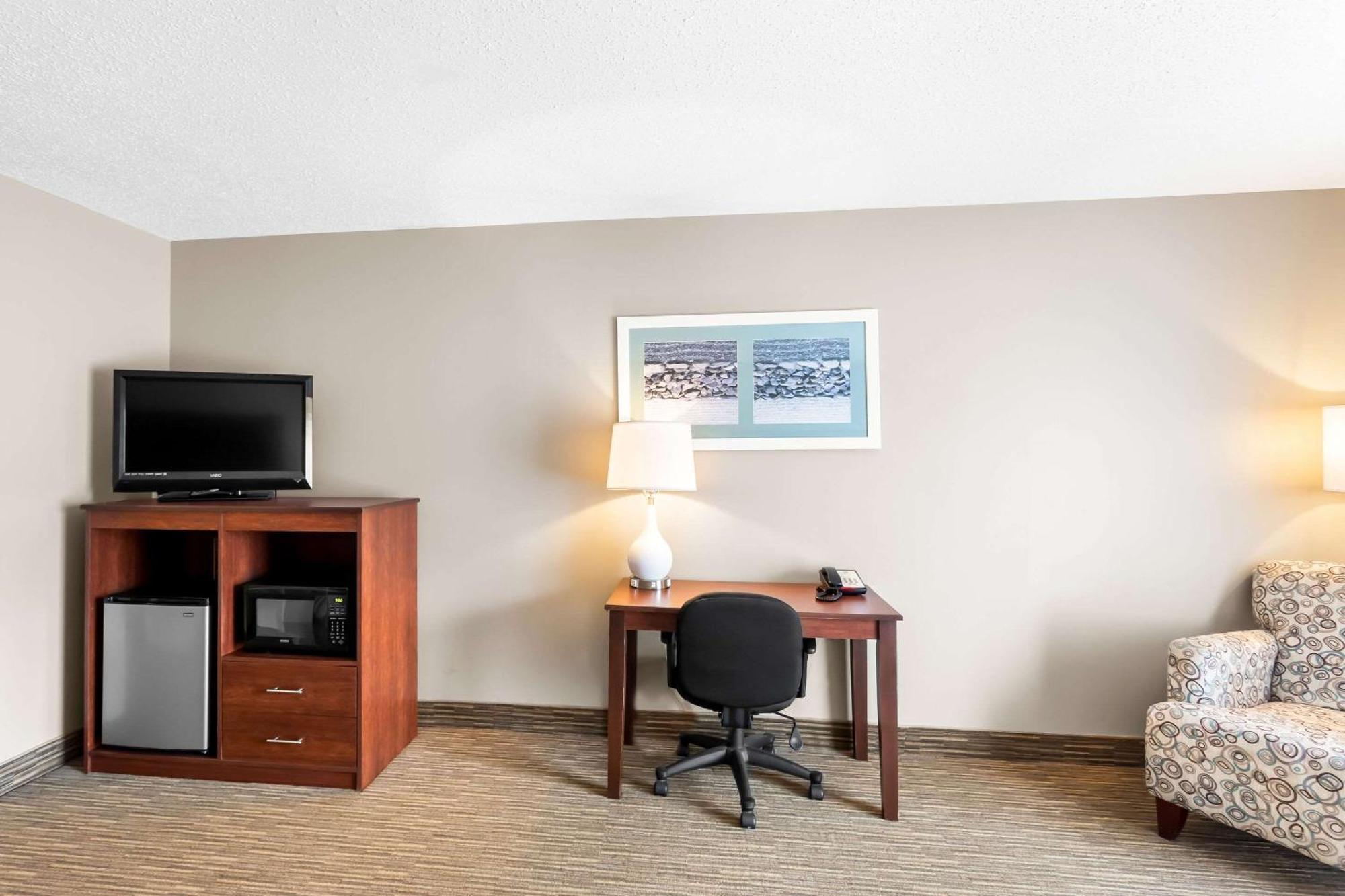 Quality Inn & Suites ゴーラム エクステリア 写真
