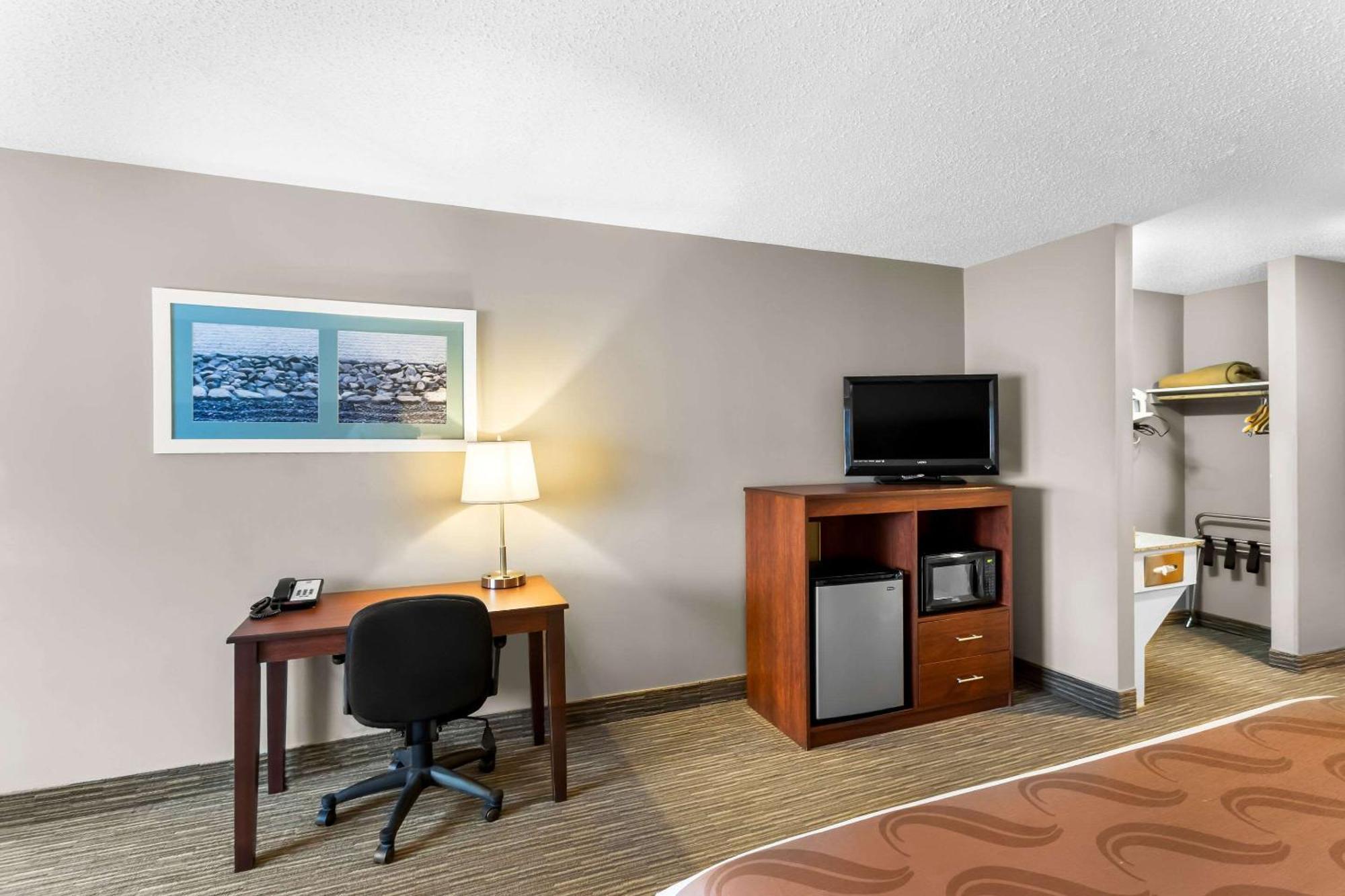 Quality Inn & Suites ゴーラム エクステリア 写真