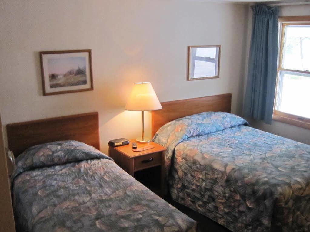 Quality Inn & Suites ゴーラム エクステリア 写真