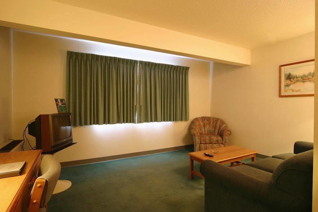 Quality Inn & Suites ゴーラム エクステリア 写真